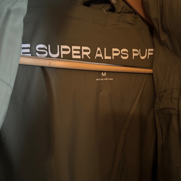 New without tags womens medium Aritzia Super Alps Puff 2 O waterproof down coat - Picture 11 of 14